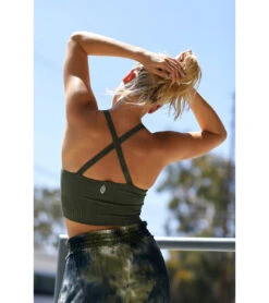 FREE PEOPLE Movement Good Karma Crop Yoga Top -Roxy Zone 5678282440872 army 8a
